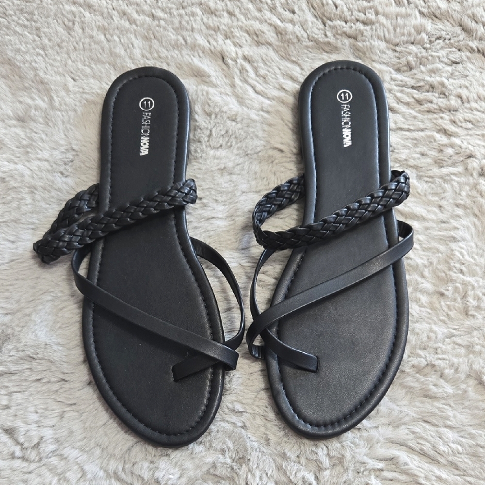 Fashion Nova Black Braided strappy Sandals size 11